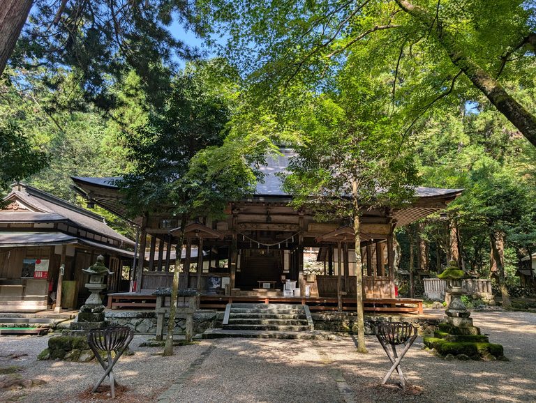 武芸八幡宮（岐阜県関市）長くて綺麗な参道が魅力-歴史と静寂を感じるパワースポット